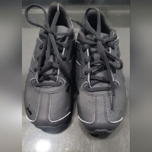 PUMA tennis shoes 1c